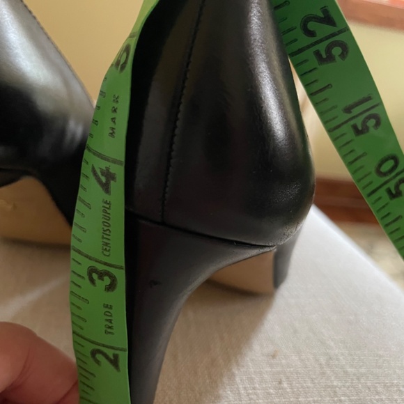 Black Ann Taylor Pumps with an Animal Print Vamp - Picture 6 of 7